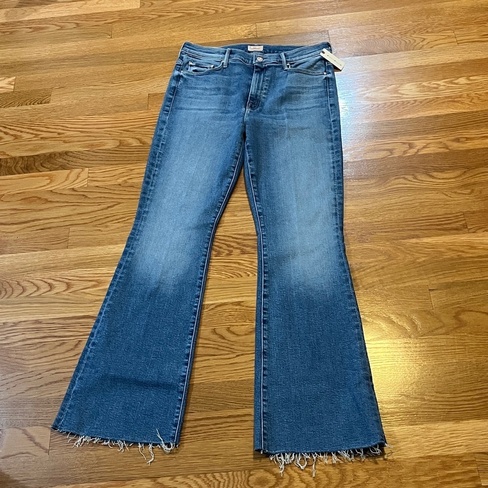 MOTHER The Weekender Fray Jeans Size 32 NWT - Picture 6 of 14